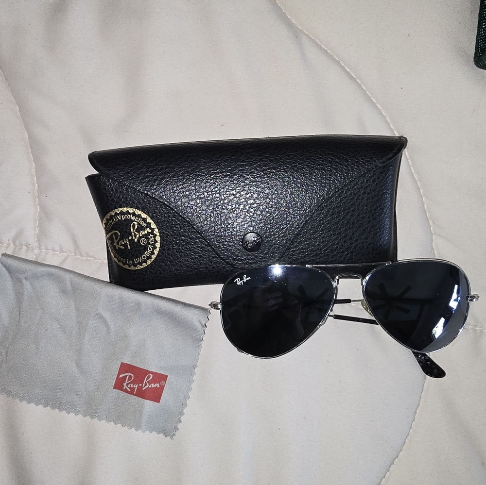 Ray-Ban Black Aviator Sunglasses